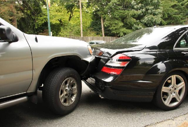 「谈车甲乙丙」三者险有必要买到100万吗？别听保险员瞎忽悠，这才是聪明人的做法