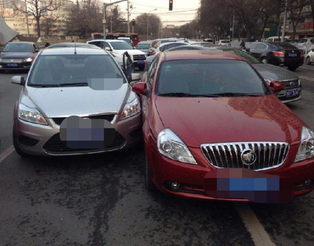 「谈车甲乙丙」三者险有必要买到100万吗？别听保险员瞎忽悠，这才是聪明人的做法