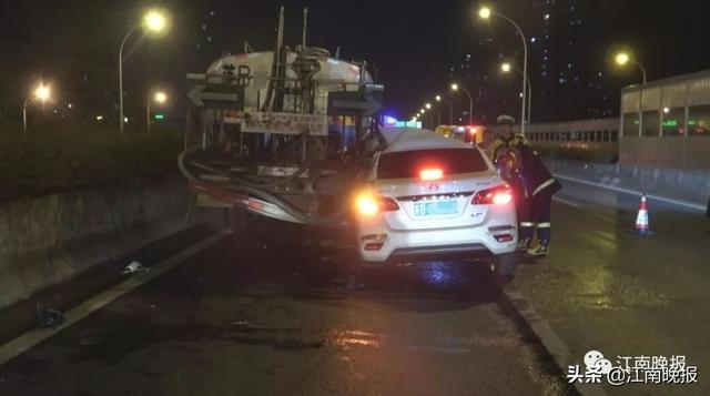 「家有汽车」瞬间驾驶室撞扁！昨晚江海高架上这一幕令人痛心