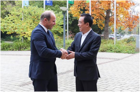 「河南交通广播」“劳模”许家印行程单又更新：赴德考察世界汽车零部件巨头