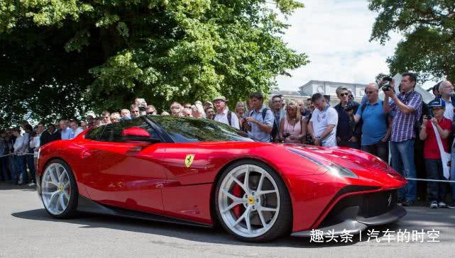 「汽车的时空」沙特土豪定制法拉利，取名“革命”，停在门口保安用隔离栏守护