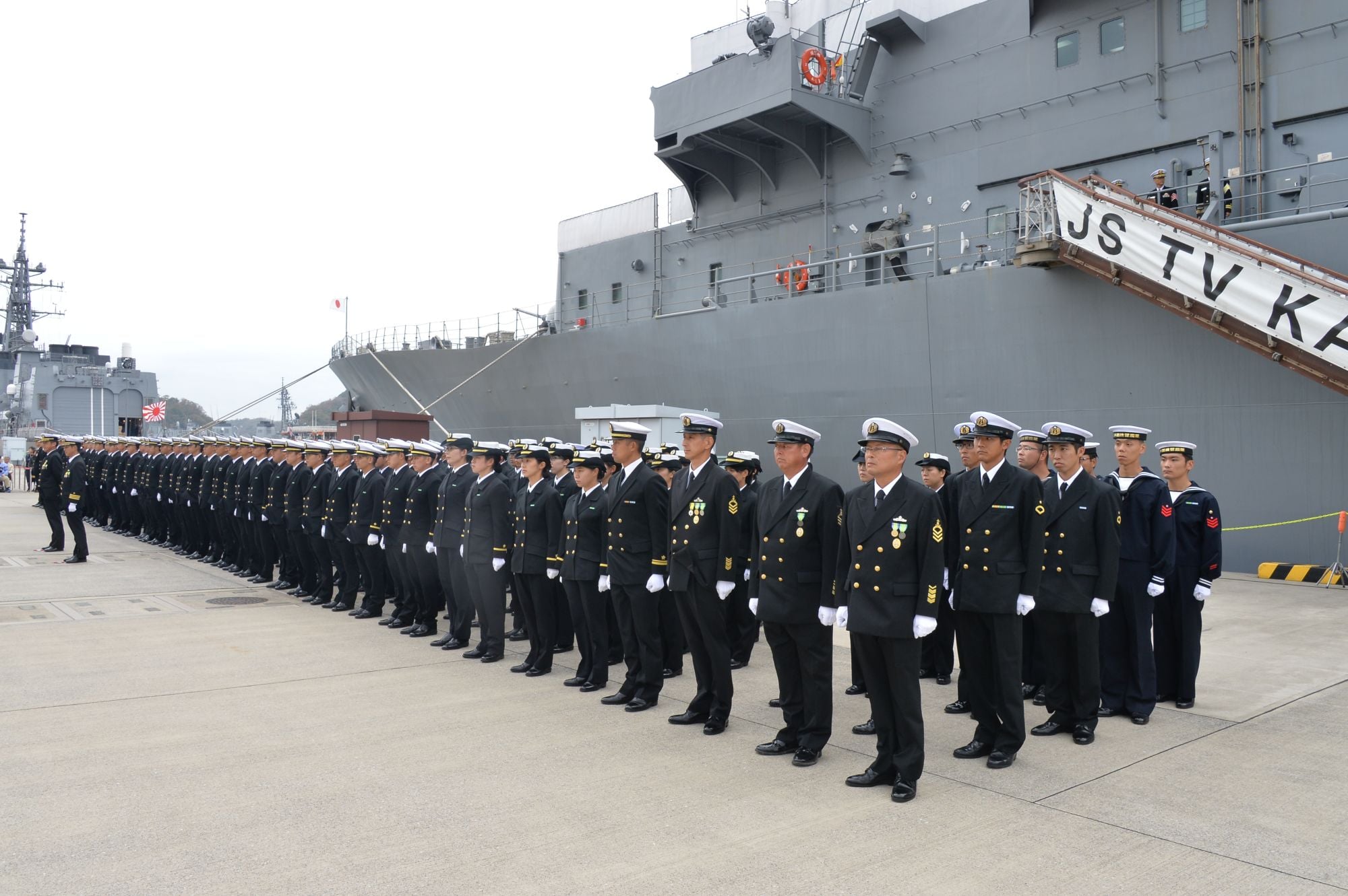 ..远洋训练舰队完成为期5个月训练返回港口