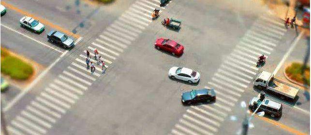 世界名车大本营■扣8分罚500！新交规：严禁在路口这样转弯