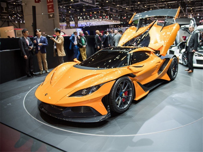 「瑶瑶说车讯」土豪都不出远门吗？为什么高速上看不到超跑？车主：跑完很憋屈！