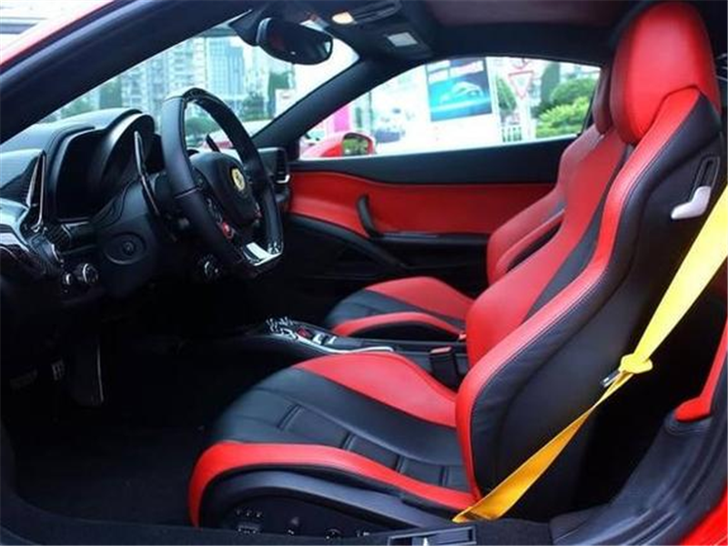 「瑶瑶说车讯」土豪都不出远门吗？为什么高速上看不到超跑？车主：跑完很憋屈！