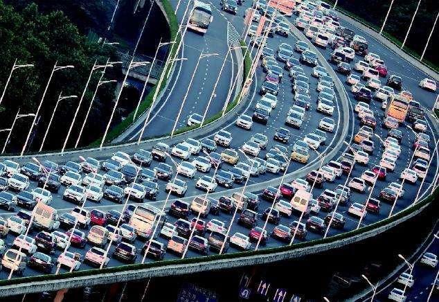 #第一电动网#全国新能源充电桩数量已经是加油站的10倍了，但还不够用？