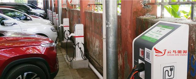 #第一电动网#全国新能源充电桩数量已经是加油站的10倍了，但还不够用？