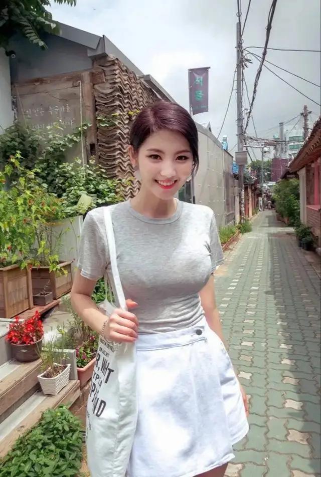 「花语微情感」分手后多久才算“彻底放手”？超过这个时间，趁早开始单身生活吧