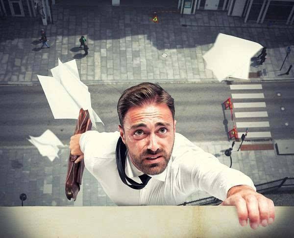 【老夏分析师】中年职场危机：要么出局，要么出众，你准备好了？