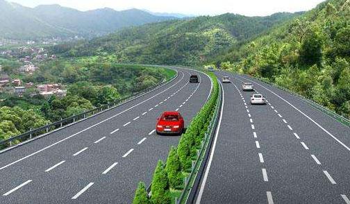 「霍山之声」上高速路才发现车快没油，前方又没有加油站，牢记这几点