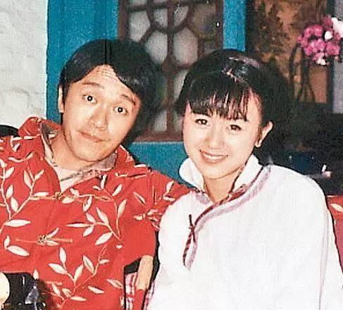 8岁出道，张国荣是她粉丝霍思燕给她做配，今38岁却在微博求工作