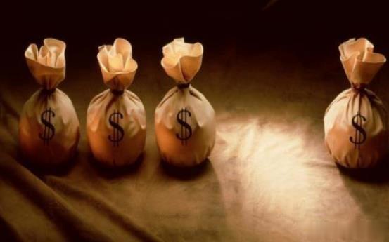 「职场小疯说」穷人想要翻身如何做？懂得在这三方面“下本钱”的人，混的不会差