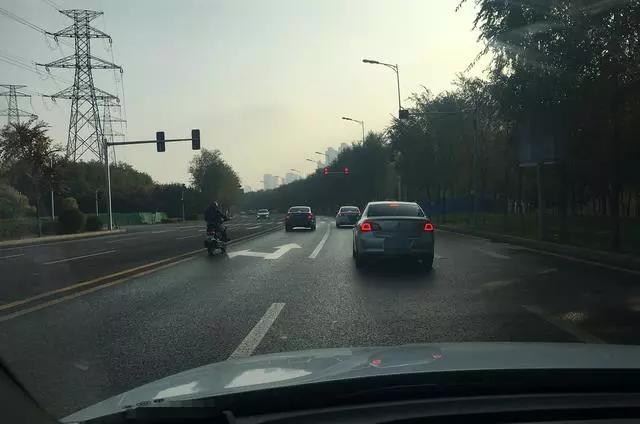 [网约车部落联盟]买辆纯电动汽车跑网约车，能赚回车钱吗？这几点要搞明白