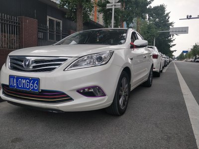 「汽车之家」确保逸动雨天行车安全，自己动手给更换了雨刮器胶条