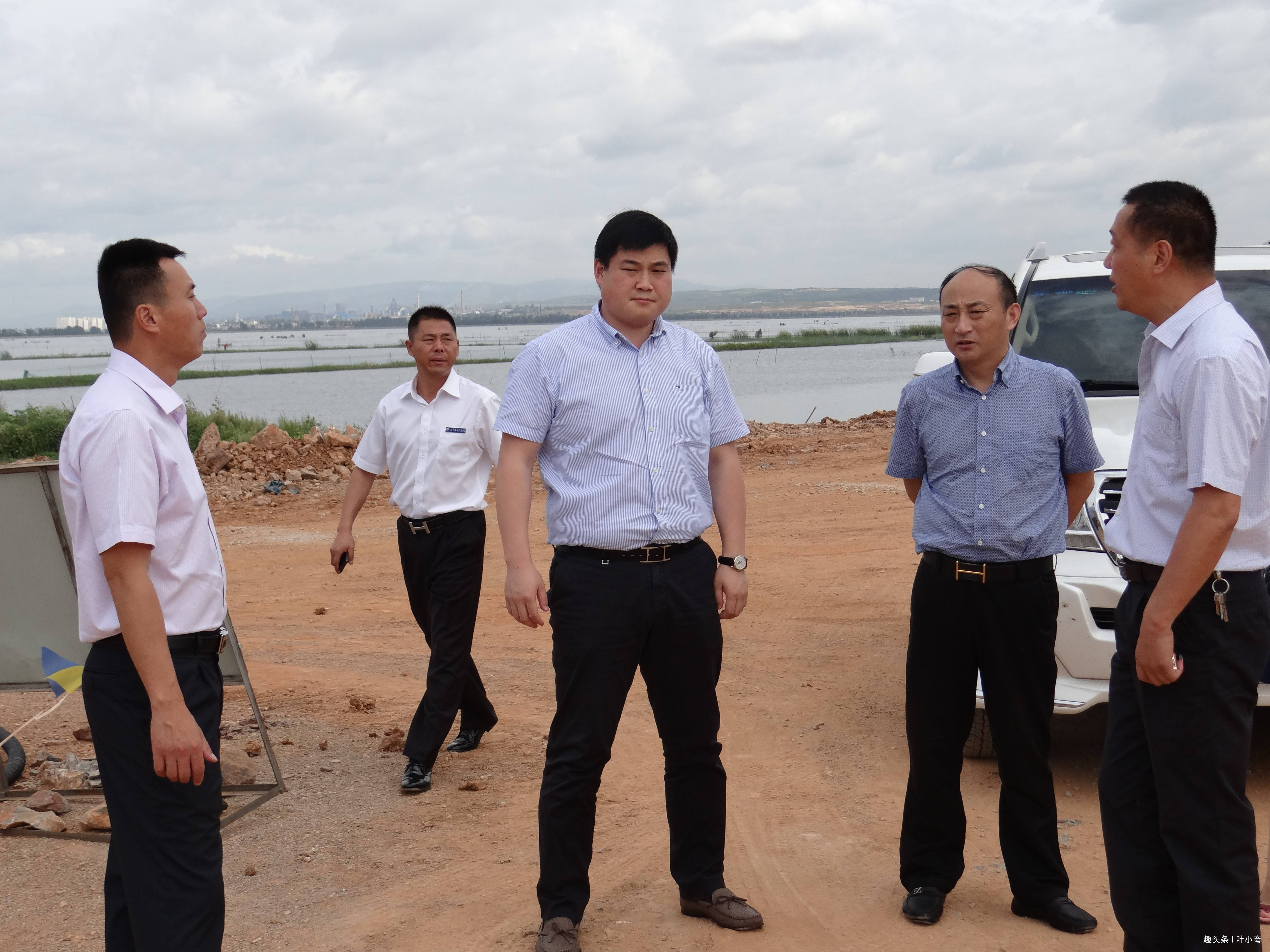 叶小夸■大学生投资失败亏损300万，帮父亲开公司赚几百个亿，今身家千亿