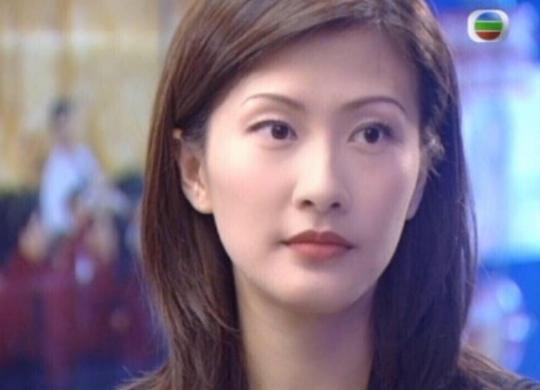 她是香港学历最高的港姐 精英形象无人超越 干练气质碾压刘涛姚晨