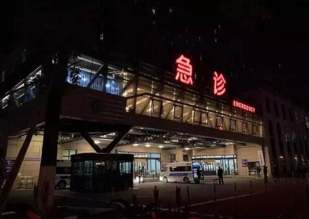 小麦子聊情感@没见过生命的沉重,就不会知道它有多严肃