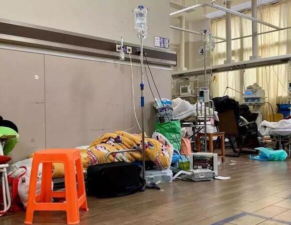 小麦子聊情感@没见过生命的沉重,就不会知道它有多严肃