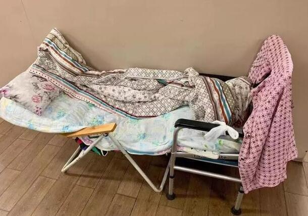 小麦子聊情感@没见过生命的沉重,就不会知道它有多严肃