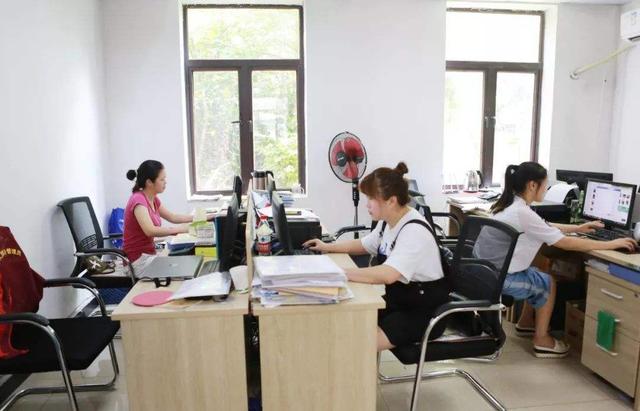 #互联网风云报#最没前途的几类工作，工资涨得少，你还会“废掉”，最好尽早换行