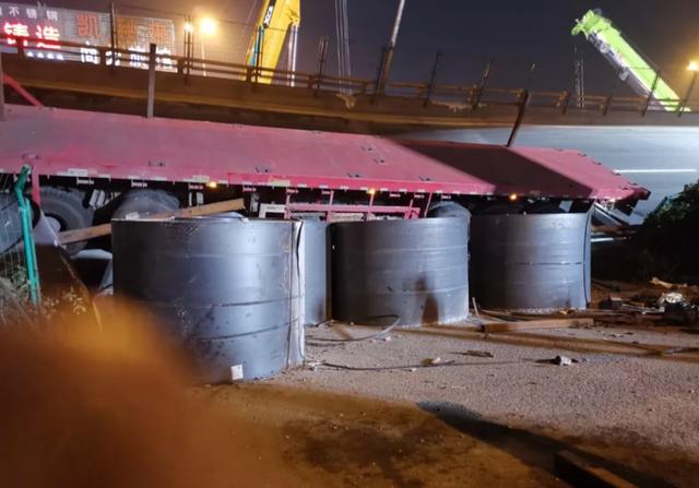 家有汽车：交通部公布无锡高架桥侧翻原因，系严重超载导致