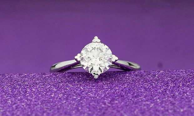 乐维斯钻戒：结婚钻戒竟不是越贵越好，结婚钻戒价格多少合适呢