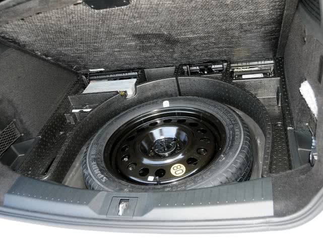 新能源电动车知识：备胎用不用换？维修师傅：不换，等着它“撂挑子”就来不及了