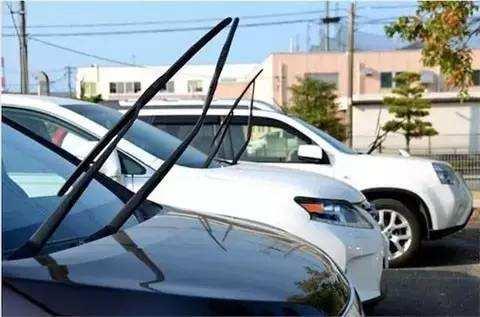 众卡之友@行车视线的保障，雨刮器的维护不能忘