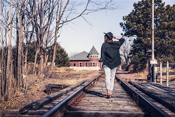 「东林夕亭」儿子再婚之后又离婚了，人到晚年的婆婆，终于尝到自己酿的苦果