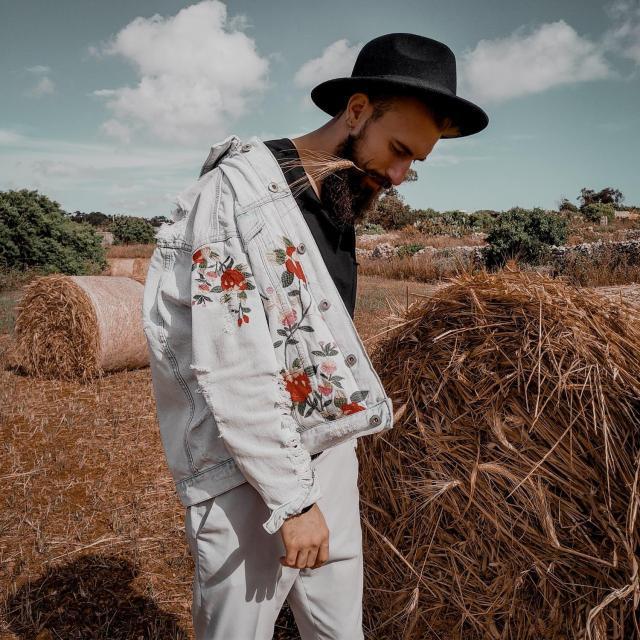 「情感解压台」男人不回你消息，就不要再继续发了