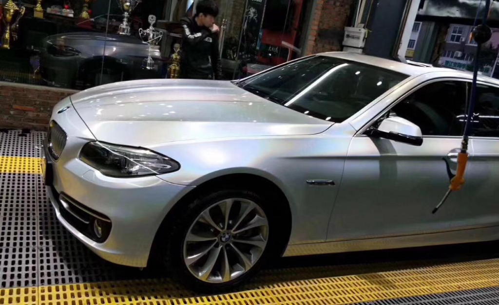 「汽车督察」为啥懂车的人都不选白色？白车车主有苦难言：千万别重蹈覆辙