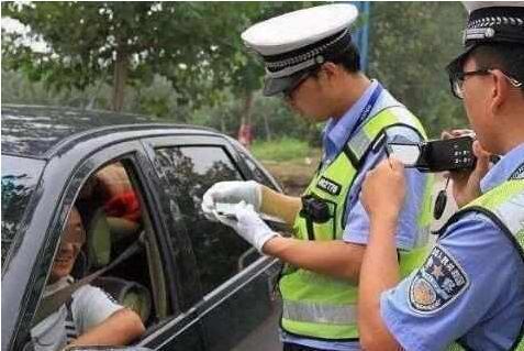 [小维评车]实习期已经过了，但是开车技术还不行，能不能把实习标一直贴着？