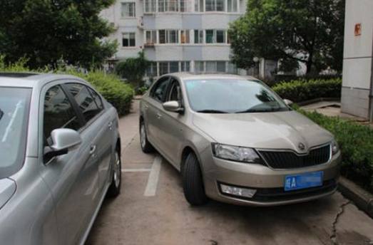 【豪车留给大咖讲】数据显示：一次性通过率在75%！掌握几个倒车方法，一次性过不难