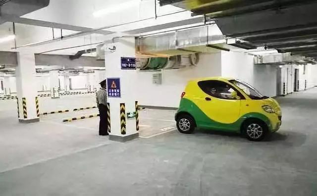 「武进电视台」姐姐倒车，妹妹被撞身亡！你看不到的这些地方很致命