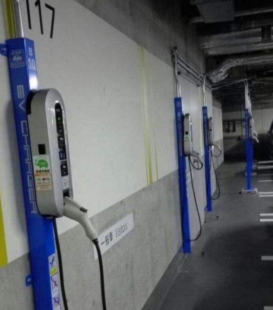 车家号@全国充电桩已经是加油站的10倍了，还是不够用？