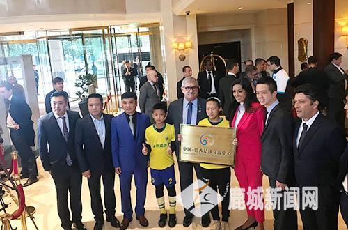 足球架起文化交流桥梁！巴西总统在京接见鹿城“足球小将”
