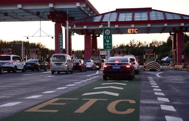 【浙江新闻杭州】还没装ETC？年底高速出入口只有一条人工通道了