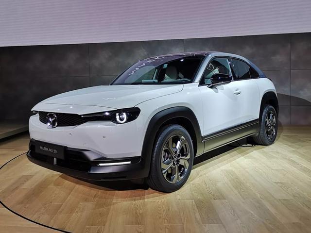 「汽车摄影网」马自达：坚持内燃机？纯电动它不香吗？