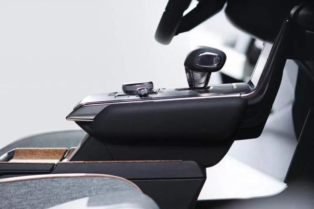 「汽车摄影网」马自达：坚持内燃机？纯电动它不香吗？