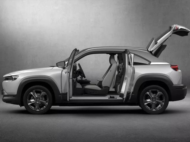 「汽车摄影网」马自达：坚持内燃机？纯电动它不香吗？