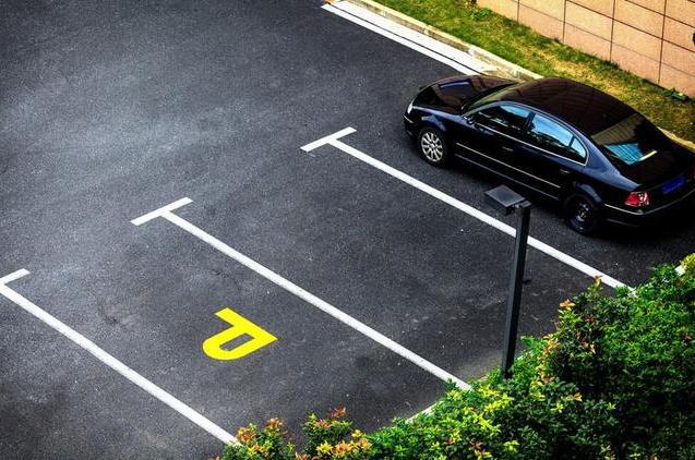 SUV大师：路边停车要注意，这几个地方，贴你罚单都算是轻的