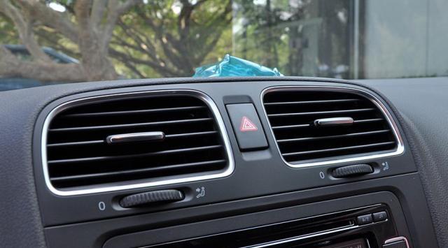 「养车宝典」高速开空调是外循环还是内循环？汽修工：你为啥不珍惜自己的生命