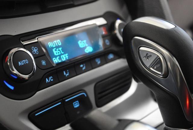 「养车宝典」高速开空调是外循环还是内循环？汽修工：你为啥不珍惜自己的生命