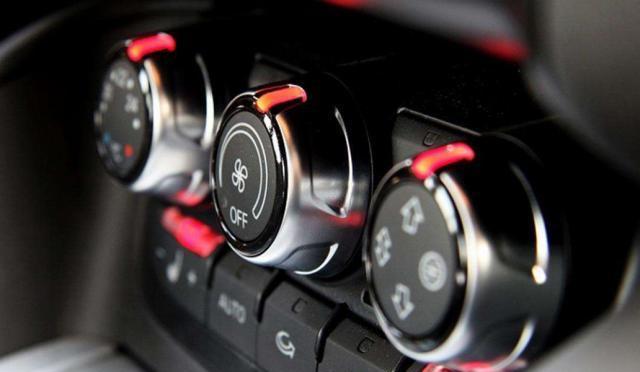 「养车宝典」高速开空调是外循环还是内循环？汽修工：你为啥不珍惜自己的生命