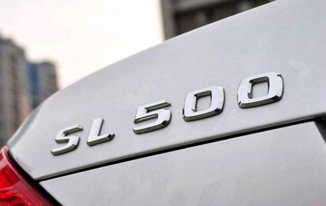 豪车留给大咖讲@让人一头雾水的尾标到底是什么意思啊？这些车标的含义是什么？