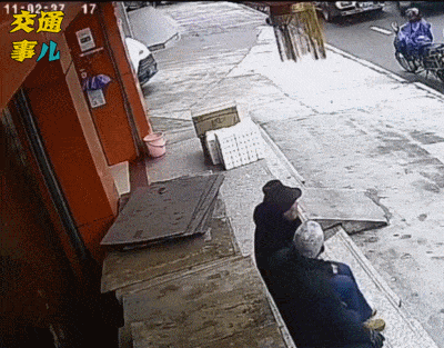 条山高速公安交警@一组动图提醒你：威风不在车速高 安全意识不能抛