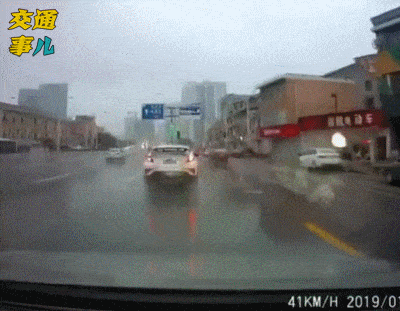 条山高速公安交警@一组动图提醒你：威风不在车速高 安全意识不能抛