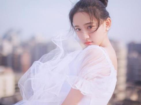 幸福的拉拉@感情中，女人是否对你动了情，看她微信上的4个表现就知道