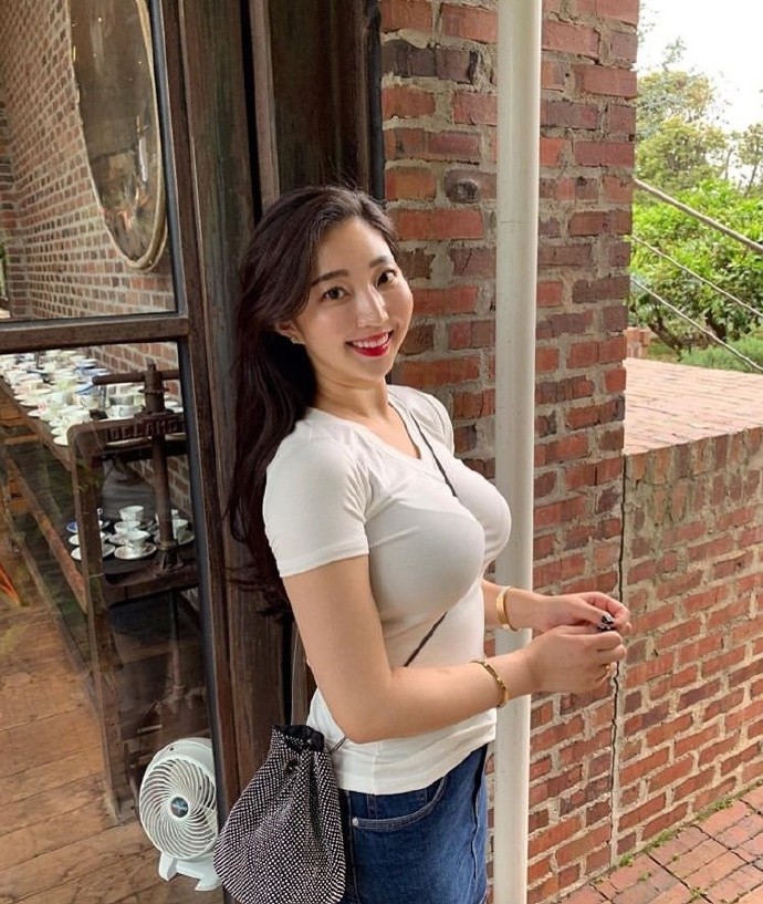 时尚的丹尼■农村的微胖女人很美，自信的眼神倾世脱俗，努力的容颜与世无争