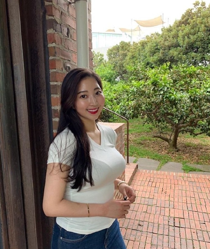 时尚的丹尼■农村的微胖女人很美，自信的眼神倾世脱俗，努力的容颜与世无争